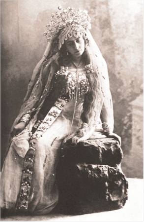 Il soprano Antonina Neždanova (1873-1950), nella parte di Volchova, figlia del re del mare, nell'opera lirica "Sadko" di Rimskij-Korsakov.